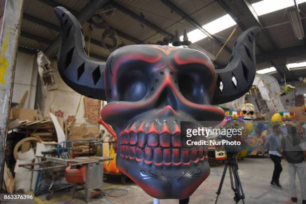 Workers of the 'Taller el Volador' made the manufacture of skulls and catrinas that will be used for the Day of the Dead Parade inspired by the most...