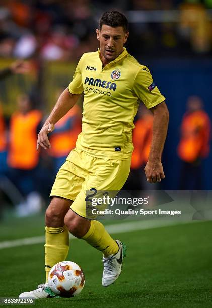 Daniele Bonera of Villarreal in action during the UEFA Europa League group A match between Villarreal CF and Slavia Praha at Estadio de La Ceramica...