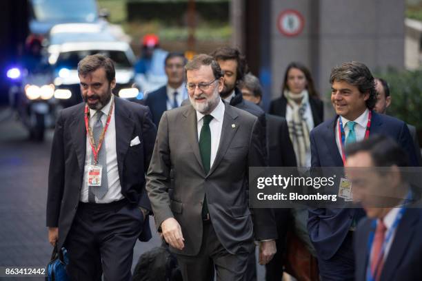 Mariano Rajoy, Spain's prime minister, center, arrives for a meeting of European Union leaders in Brussels, Belgium, on Friday, Oct. 20, 2017. U.K....