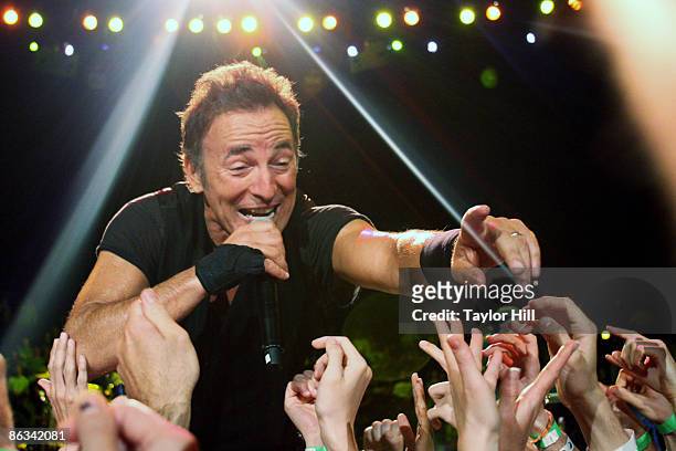 Bruce Springsteen performs at the Philips Arena on April 26, 2009 in Atlanta, Georgia.
