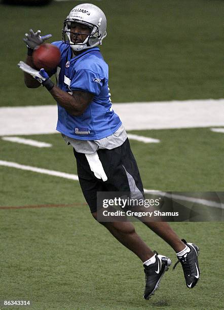 Derrick Williams of the Detroit Lions catches a pass during rookie orientation camp at the Detroit Lions Headquarters and Training Facility on May 1,...