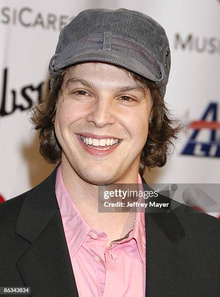 Singer Gavin DeGraw arrive at the 2008 MusiCares Person of the Year gala honoring Aretha Franklin held at the Los Angeles Convention Center on...