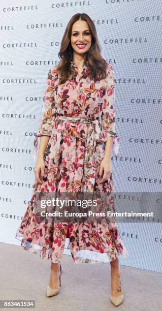 Model Eva Gonzalez attends the 'Algo que compartir' campaign presentation at Mr. Fox studio on October 19, 2017 in Madrid, Spain.