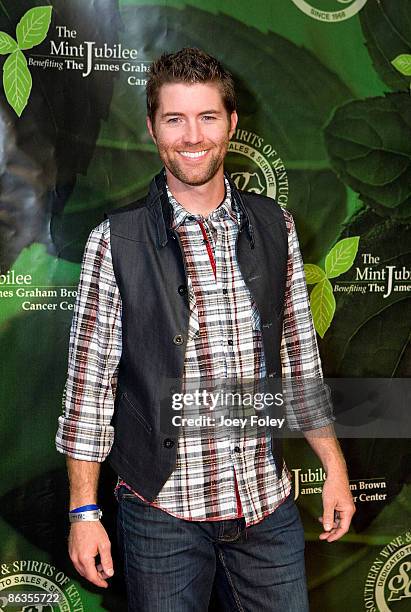 Musician Josh Turner attends the 2009 Mint Jubilee Derby Eve Gala at the Galt House Hotel & Suites on May 1, 2009 in Louisville, Kentucky.
