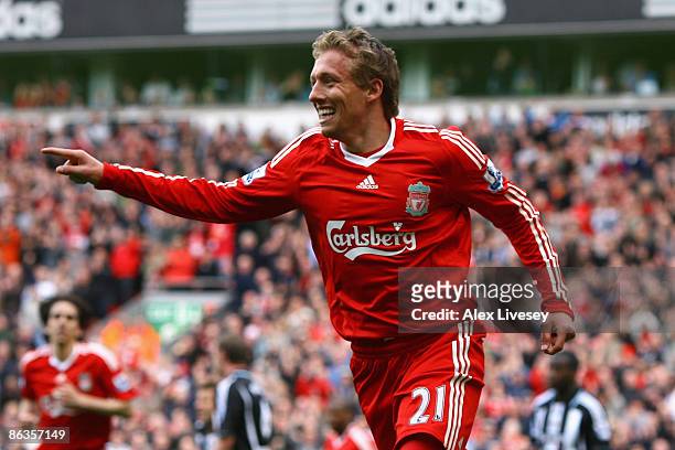 4,895 Lucas Leiva Liverpool Photos and Premium High Res Pictures - Getty  Images