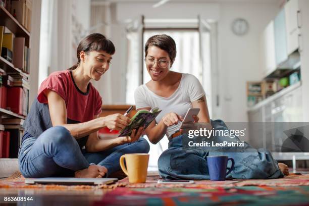 leisure time at home, spending few days together - cool couple in apartment stock pictures, royalty-free photos & images