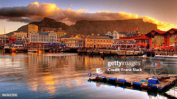 table mountain - urban areas　water front stock pictures, royalty-free photos & images