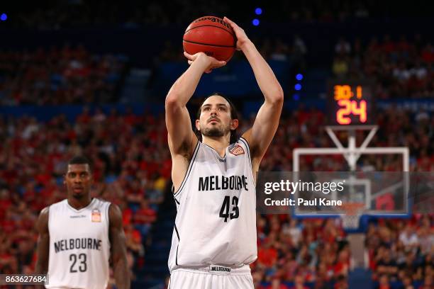 Chris Goulding of United shoots a free throw during the round three NBL match between the Perth Wildcats and Melbourne United at Perth Arena on...