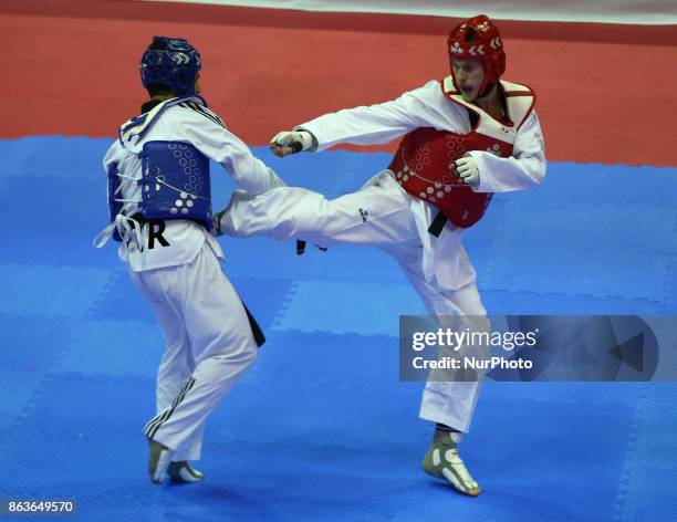 Faith Celikof Turkey against Vladimir Feofanov of Russia in the K44 M ale K44 -75 Match 127 during 7th World Para Taekwondo Championships 2017 at...