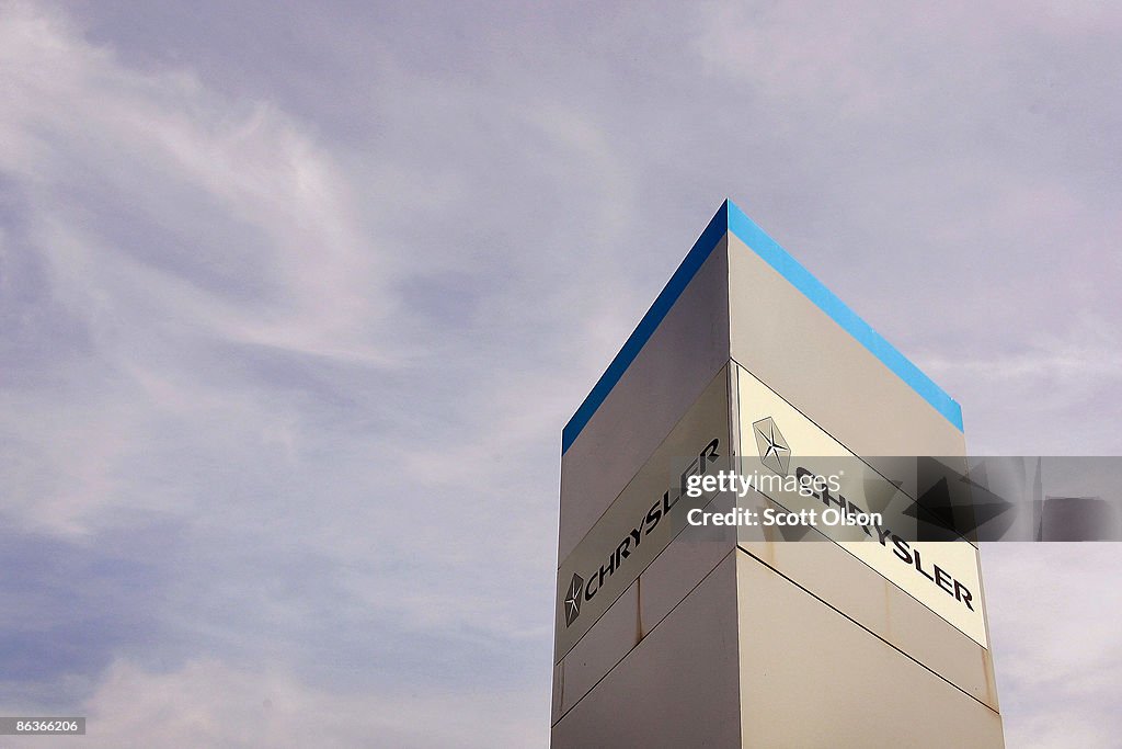 Chrysler Shutters Its Plants During Chapter 11 Restructuring