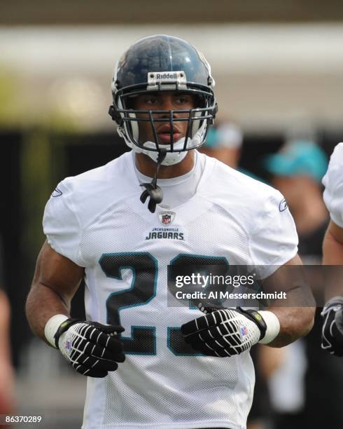 Running back Rashad Jennings of the Jacksonville Jaguars runs upfield during a team mini-camp on May 1, 2009 on the practice fields at Jacksonville...