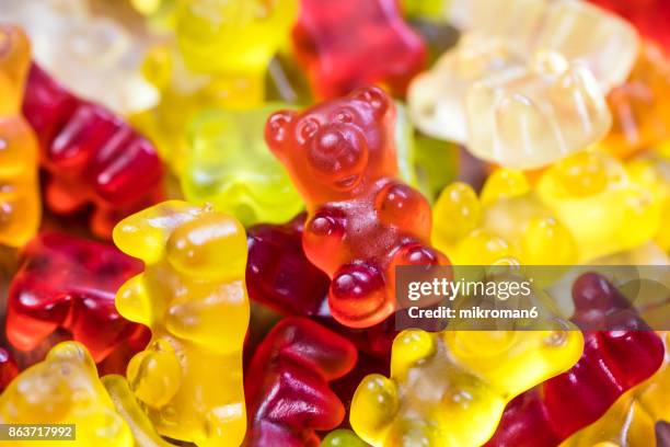 close-up of gummy bears candies - gummi bears stockfoto's en -beelden