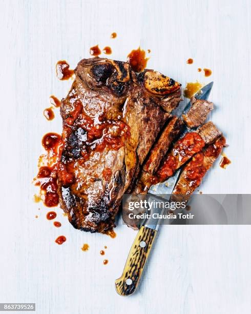 grilled t-bone steak - t bone steak stock pictures, royalty-free photos & images