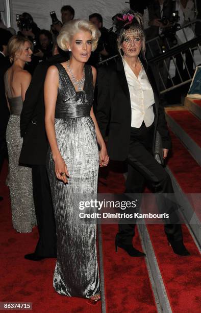 Models Agyness Deyn and Twiggy attend "The Model as Muse: Embodying Fashion" Costume Institute Gala at The Metropolitan Museum of Art on May 4, 2009...