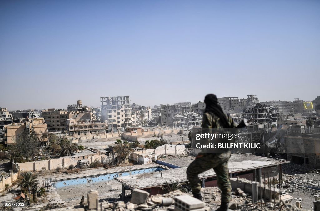 TOPSHOT-SYRIA-RAQA-CONFLICT