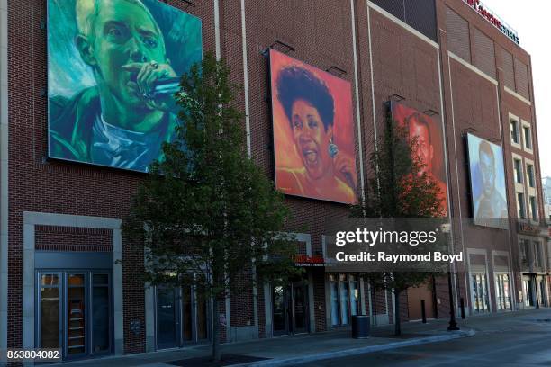 Real Rapper Murals 428 Singer Eminem Stock Photos, High-Res Pictures, and Images - Getty ...