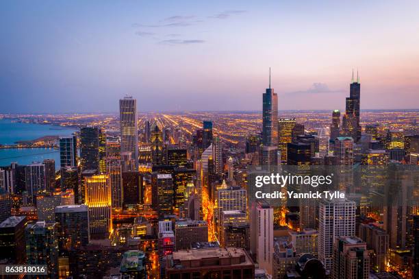 chicago skyline view from 360 chicago observation deck, john hancock building - hancock building chicago - fotografias e filmes do acervo