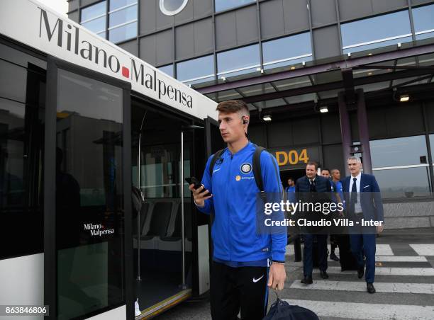 Andrea Pinamonti of FC Internazionale departs to Naples on October 20, 2017 in Milan, Italy.