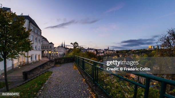 luxembourg old city panorama at dusk - kirchberg luxemburg bildbanksfoton och bilder