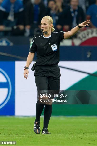 Referee Bibiana Steinhaus gestures during the Bundesliga match between FC Schalke 04 and 1. FSV Mainz 05 at Veltins-Arena on October 20, 2017 in...