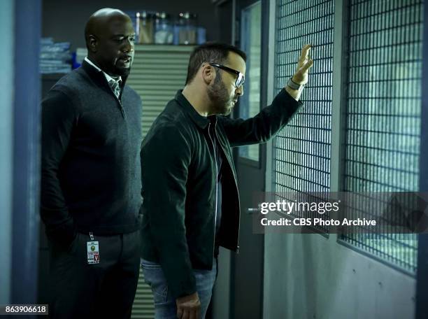 Clear History" -- Pictured: Richard T. Jones as Detective Tommy Cavanaugh and Jeremy Piven as Jeffrey Tanner. Tanner's previous company claims Sophe...