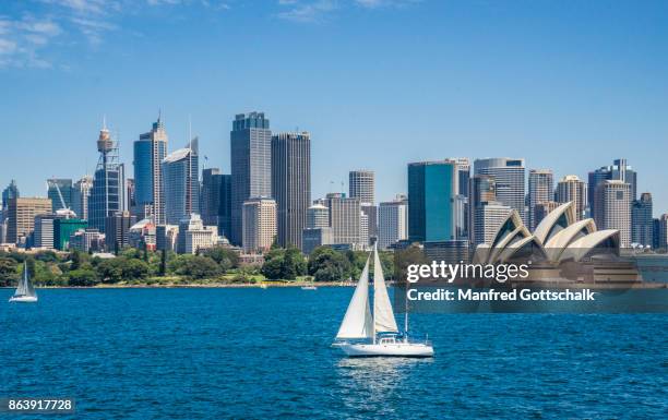 sailing sydney harbour - sydney harbour stock pictures, royalty-free photos & images