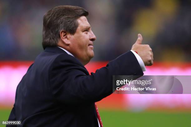 Miguel Herrera, Coach of America gives a thumb up during the 10th round match between America and Chivas as part of the Torneo Apertura 2017 Liga MX...
