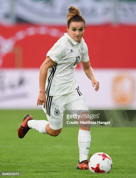 Lina Magull of Germany controls the ball during the 2019 FIFA Women's World Championship Qualifier match between Germany and Iceland at BRITA-Arena...