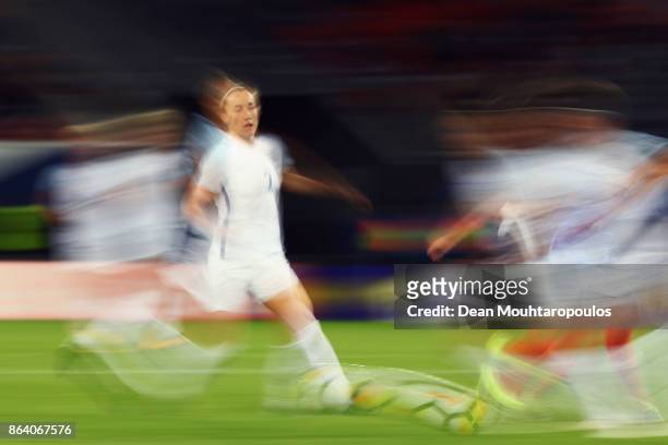 Karen Carney of England in action during the International friendly match between France and England held at Stade du Hainaut on October 20, 2017 in...