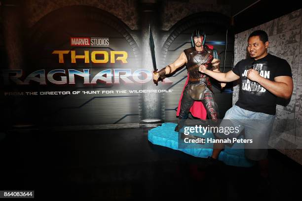 Thor Ragnarok Photo Booth 150 Armageddon Expo Stock Photos, High-Res Pictures, and Images - Getty ...