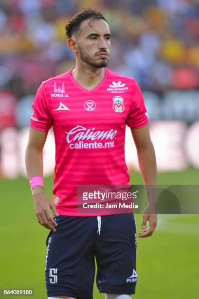 Carlos Guzman of Morelia looks on during the 14th round match between Morelia and Leon as part of the Torneo Apertura 2017 Liga MX at Morelos Stadium...