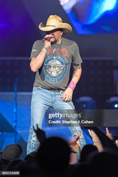 Jason Aldean performs during the 12th Annual Concert For The Cure at KFC YUM! Center on October 20, 2017 in Louisville, Kentucky.