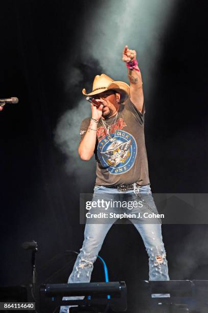 Jason Aldean performs during the 12th Annual Concert For The Cure at KFC YUM! Center on October 20, 2017 in Louisville, Kentucky.