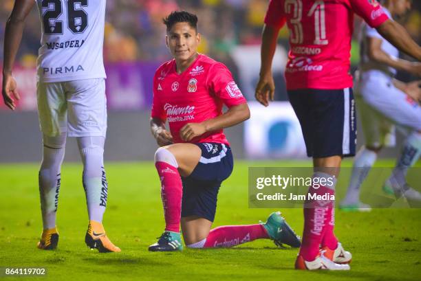 Raul Ruidiaz of Morelia reacts during the 14th round match between Morelia and Leon as part of the Torneo Apertura 2017 Liga MX at Morelos Stadium on...