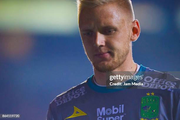 William Yarbrough of Leon looks on during the 14th round match between Morelia and Leon as part of the Torneo Apertura 2017 Liga MX at Morelos...