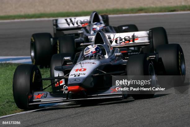 David Coulthard, Mika Häkkinen, McLaren-Mercedes MP4/12, Grand Prix of Europe, Circuito de Jerez, 26 October 1997.