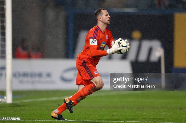 Goalkeeper Marius Gersbeck of Osnabrueck runs with the ball during the third league match between FC Hansa Rostock and VfL Osnabrueck at...