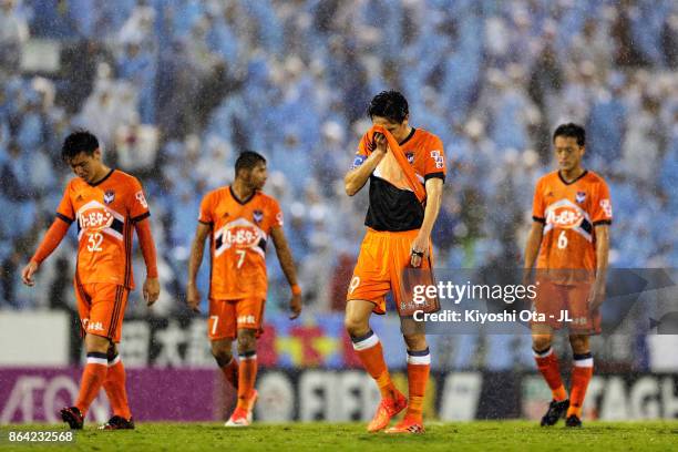 Kisho Yano and Albirex Niigata players show dejection after the 2-2 draw in the J.League J1 match between Jubilo Iwata and Albirex Niigata at Yamaha...