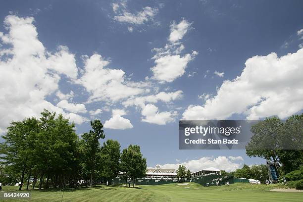 Course scenic of the 18th hole in the first round of the Allianz Championship held at Glen Oaks Country Club in West Des Moines, IA, on June 2, 2006.