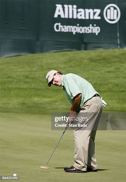 Gil Morgan, second round leader, competes in the second round of the Allianz Championship held at Glen Oaks Country Club in West Des Moines, IA, on...