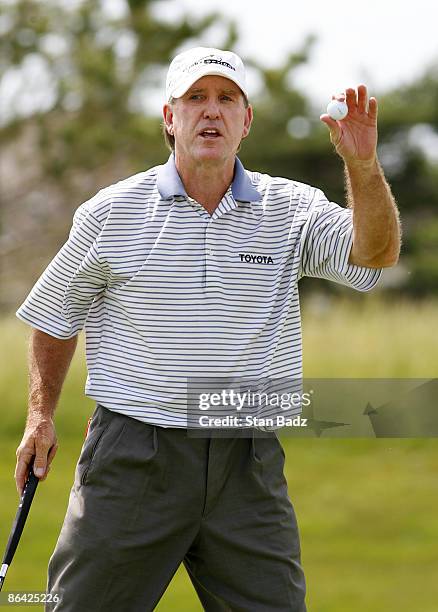 Gil Morgan competes in the third and final round of the Allianz Championship held at Glen Oaks Country Club in West Des Moines, IA, on June 4, 2006.