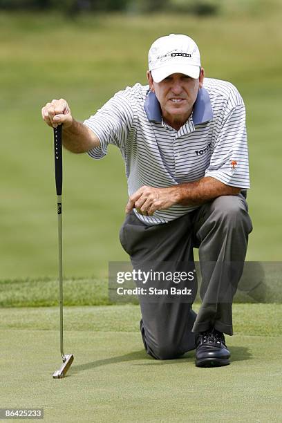 Gil Morgan competes in the third and final round of the Allianz Championship held at Glen Oaks Country Club in West Des Moines, IA, on June 4, 2006.