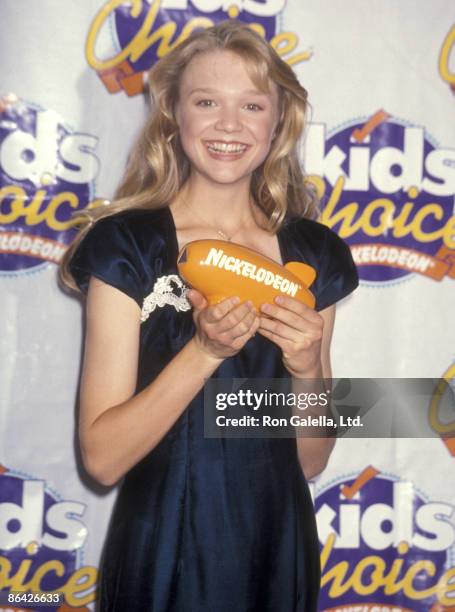Actress Ariana Richards attends the Seventh Annual Nickelodeon's Kids' Choice Awards on May 7, 1994 at Pantages Theatre in Hollywood, California.