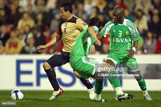 Sasho Petrovski of the Jets dribbles the ball during the AFC Champions League Group match between the Newcastle Jets and the Beijing Guoan at...