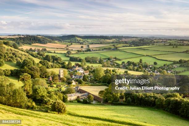 the village of corton denham in somerset, england. - somerset england stock-fotos und bilder