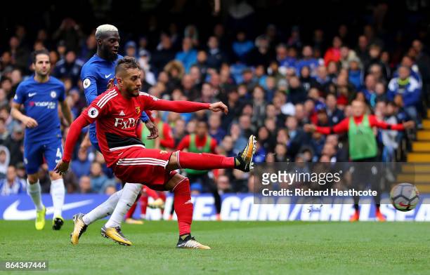 Roberto Pereyra of Watford scores his sides first goal during the Premier League match between Chelsea and Watford at Stamford Bridge on October 21,...