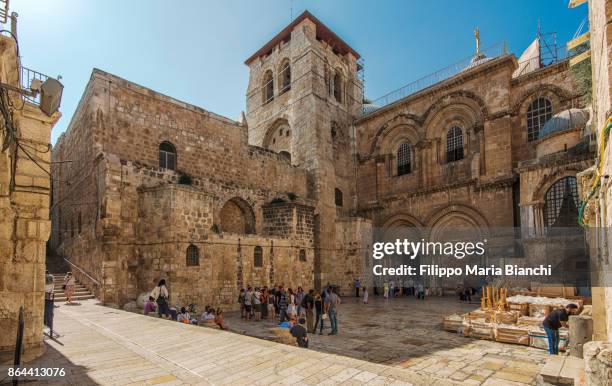 church of the holy sepulchre - golgotha jeruzalem stockfoto's en -beelden