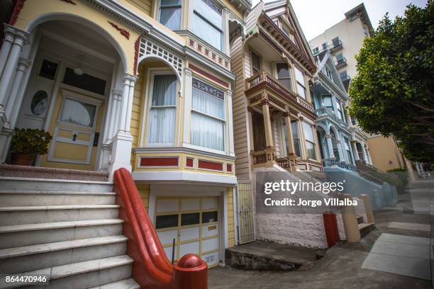 painted ladies of san francisco - painted ladies houses stock pictures, royalty-free photos & images