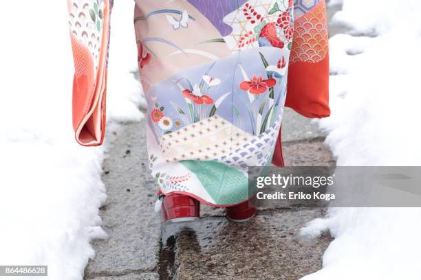 step of young woman of coming‐of‐age ceremony - coming back stock pictures, royalty-free photos & images