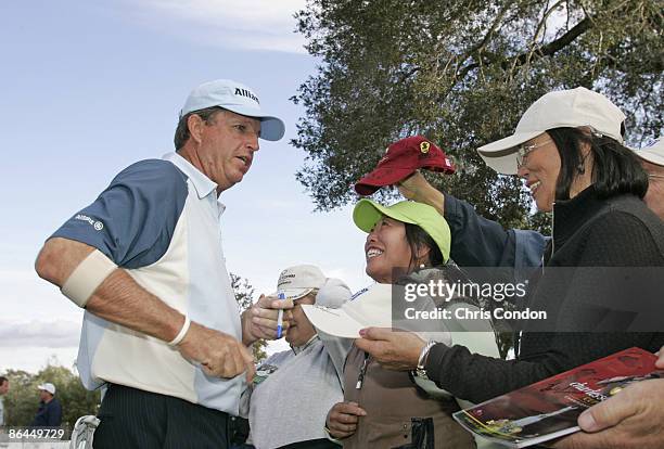Dana Quigley signs autographs after the first round of the Charles Schwab Cup Championship - Thursday October 27, 2005 at Sonoma Golf Club - Sonoma,...